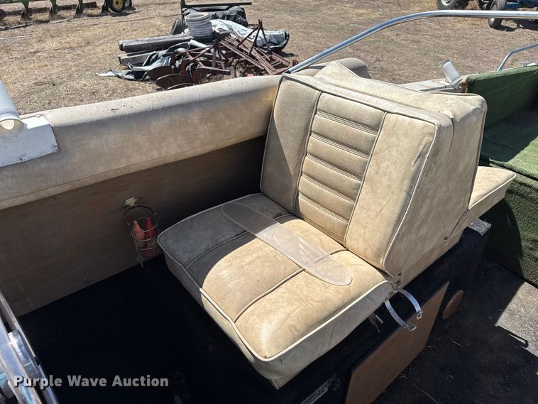 image for item DZ5352 1974 Bayliner Saratoga boat