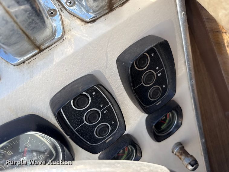 image for item DZ5352 1974 Bayliner Saratoga boat