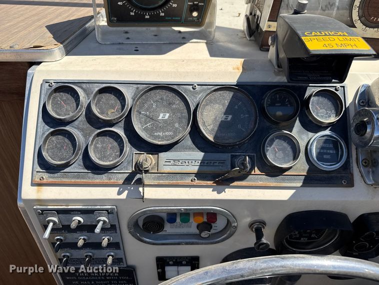 image for item DZ5352 1974 Bayliner Saratoga boat