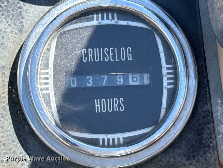 image for item DZ5352 1974 Bayliner Saratoga boat