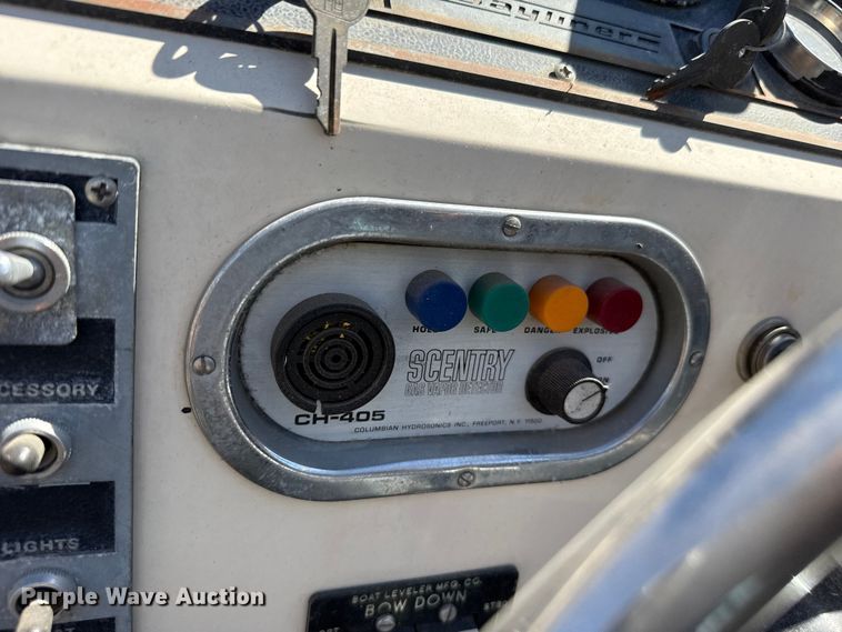 image for item DZ5352 1974 Bayliner Saratoga boat