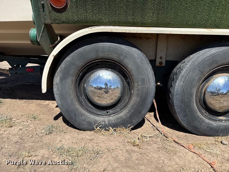 image for item DZ5352 1974 Bayliner Saratoga boat