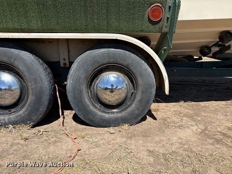 image for item DZ5352 1974 Bayliner Saratoga boat