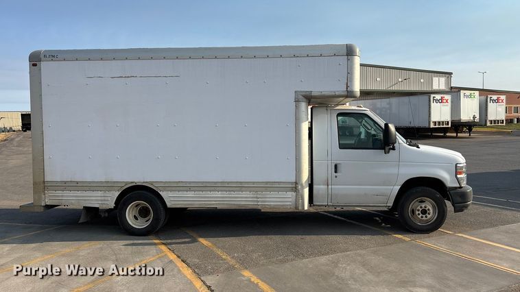 image for item EA4558 2009 Ford E-450 Box Truck