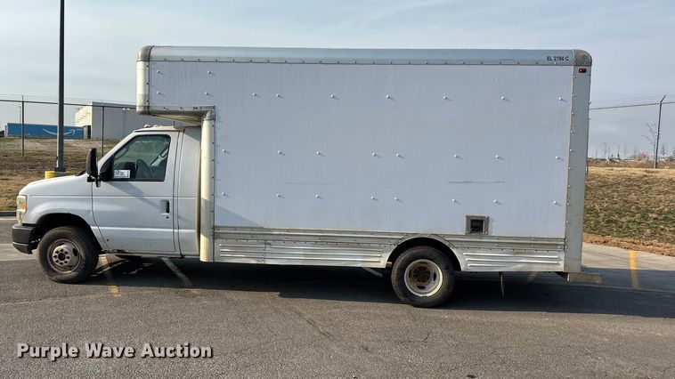 image for item EA4558 2009 Ford E-450 Box Truck
