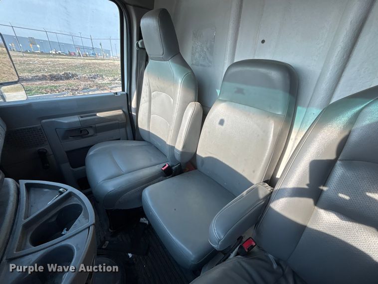 image for item EA4558 2009 Ford E-450 Box Truck