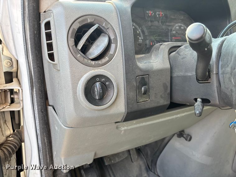 image for item EA4558 2009 Ford E-450 Box Truck