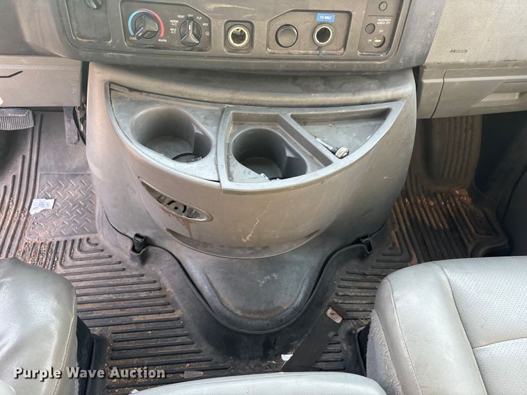 image for item EA4558 2009 Ford E-450 Box Truck