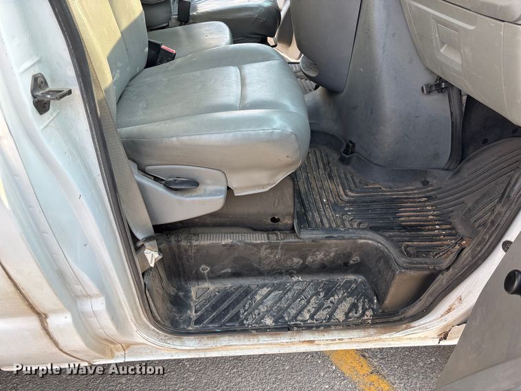 image for item EA4558 2009 Ford E-450 Box Truck