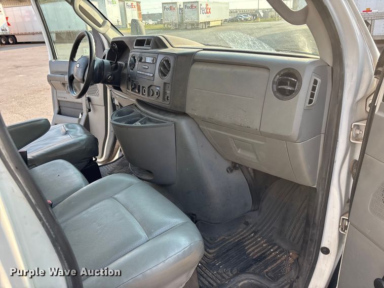 image for item EA4558 2009 Ford E-450 Box Truck