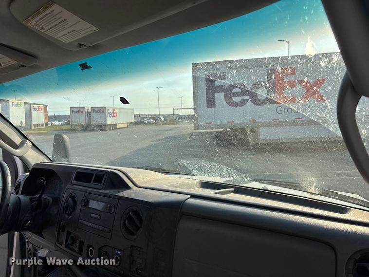 image for item EA4558 2009 Ford E-450 Box Truck