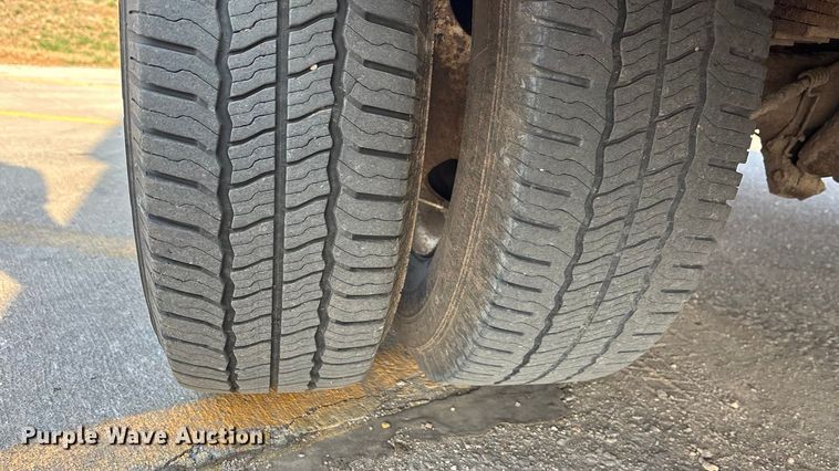 image for item EA4558 2009 Ford E-450 Box Truck