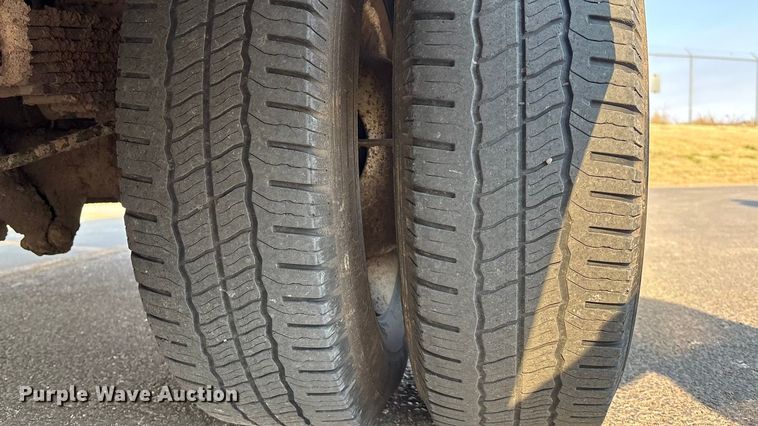 image for item EA4558 2009 Ford E-450 Box Truck