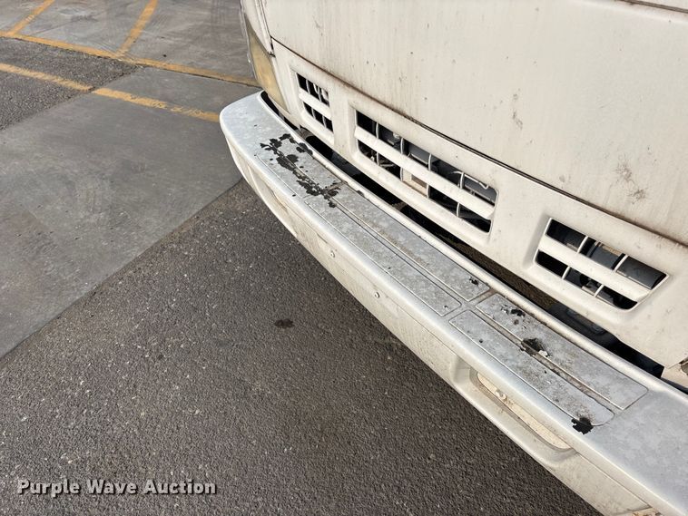 image for item EA4559 2007 Isuzu NPR box truck