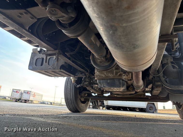 image for item EA4559 2007 Isuzu NPR box truck