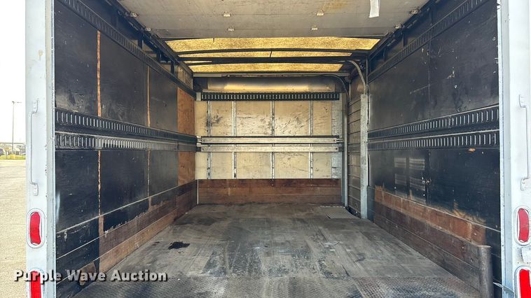 image for item EA4559 2007 Isuzu NPR box truck