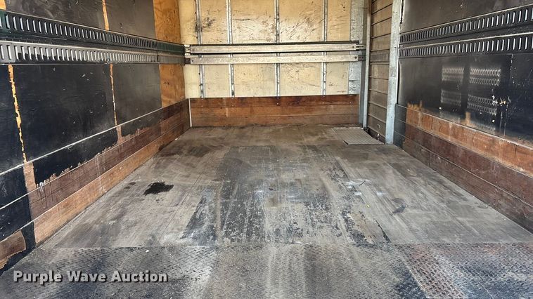 image for item EA4559 2007 Isuzu NPR box truck