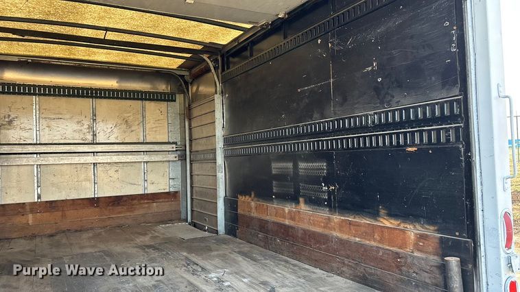 image for item EA4559 2007 Isuzu NPR box truck