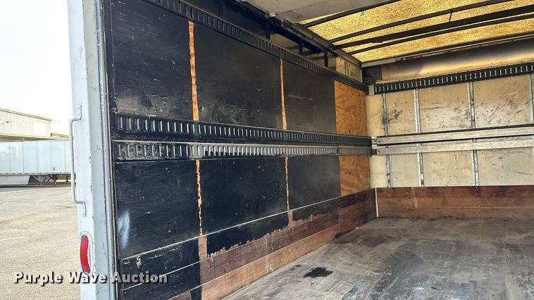 image for item EA4559 2007 Isuzu NPR box truck