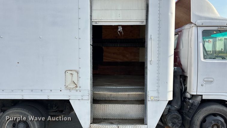 image for item EA4559 2007 Isuzu NPR box truck