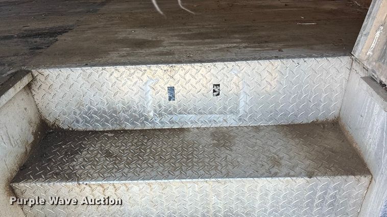 image for item EA4559 2007 Isuzu NPR box truck