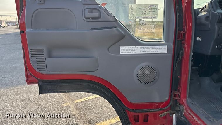 image for item EA4559 2007 Isuzu NPR box truck