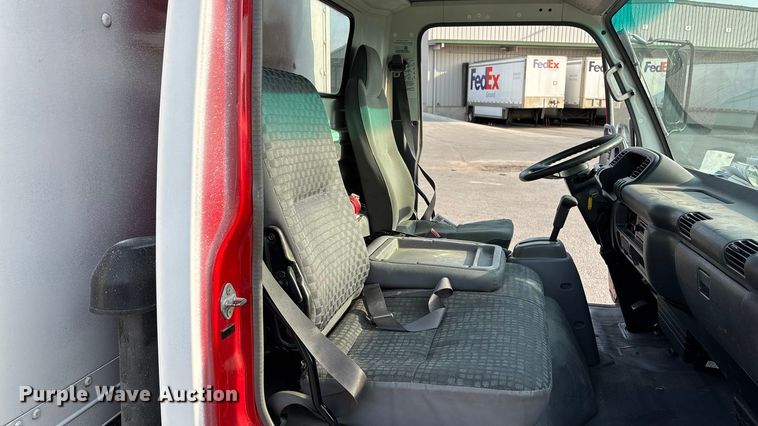 image for item EA4559 2007 Isuzu NPR box truck