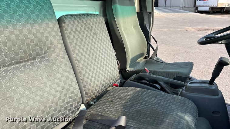 image for item EA4559 2007 Isuzu NPR box truck