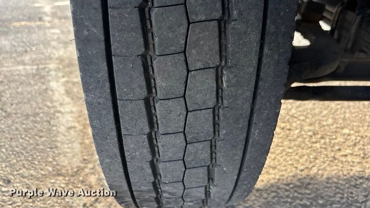 image for item EA4559 2007 Isuzu NPR box truck