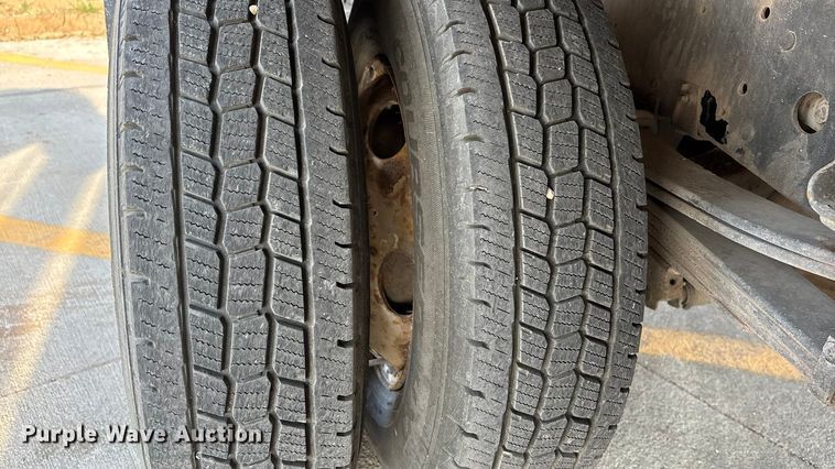 image for item EA4559 2007 Isuzu NPR box truck