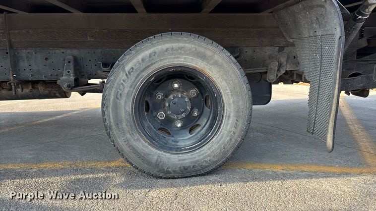 image for item EA4559 2007 Isuzu NPR box truck