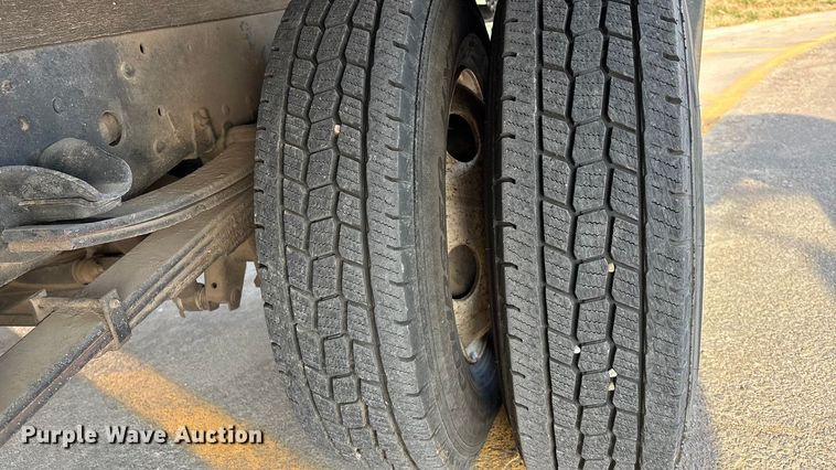 image for item EA4559 2007 Isuzu NPR box truck