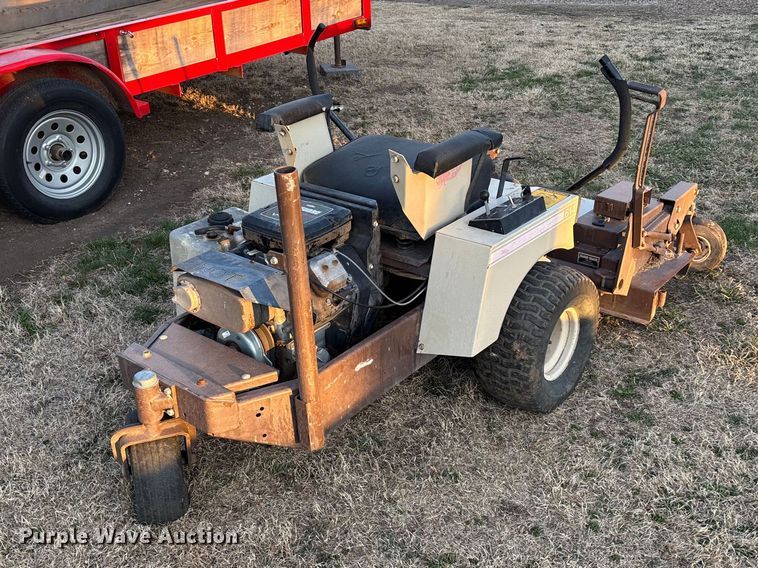 image for item EA4561 Grasshopper 614 ZTR lawn mower