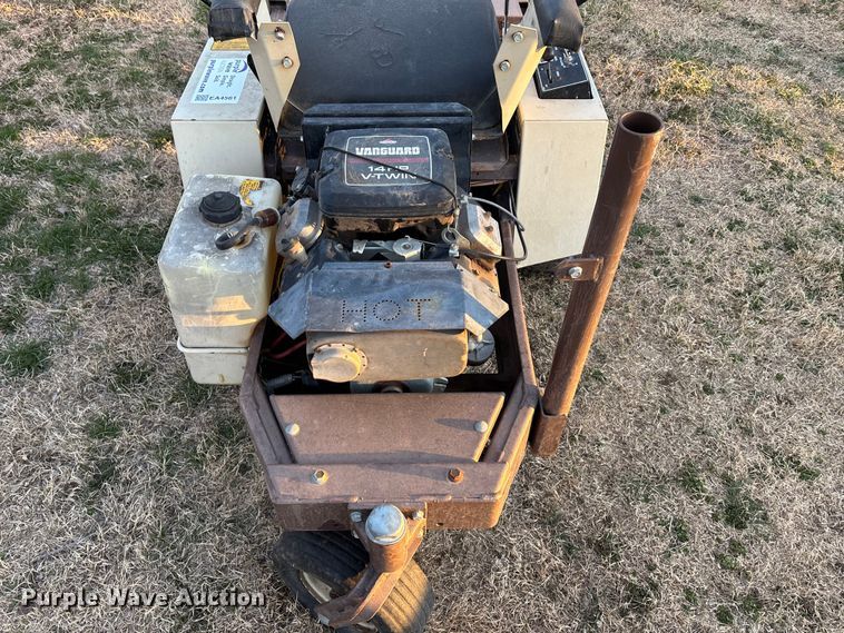 image for item EA4561 Grasshopper 614 ZTR lawn mower