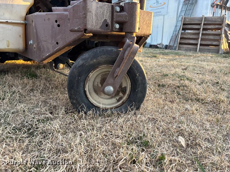 image for item EA4561 Grasshopper 614 ZTR lawn mower