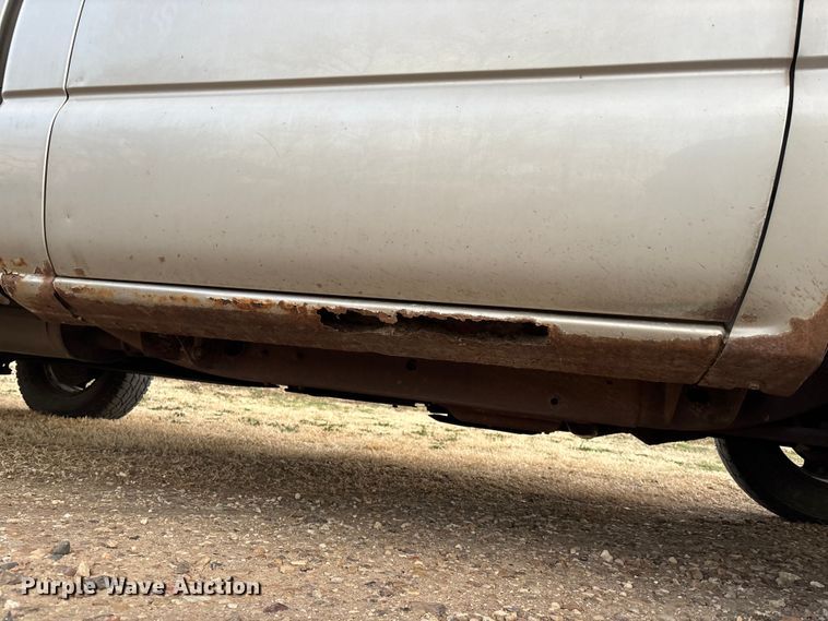 image for item EA4562 2004 Chevrolet Silverado 1500 pickup truck