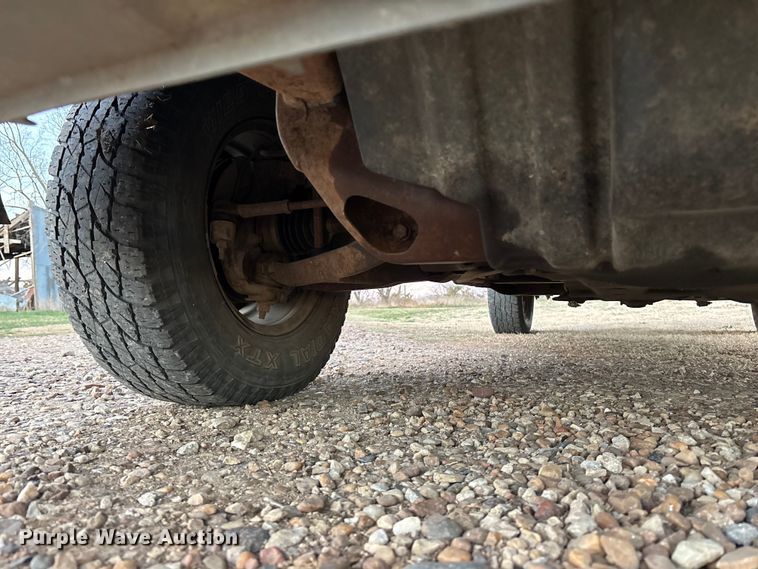 image for item EA4562 2004 Chevrolet Silverado 1500 pickup truck