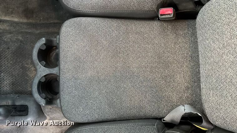 image for item EA4562 2004 Chevrolet Silverado 1500 pickup truck