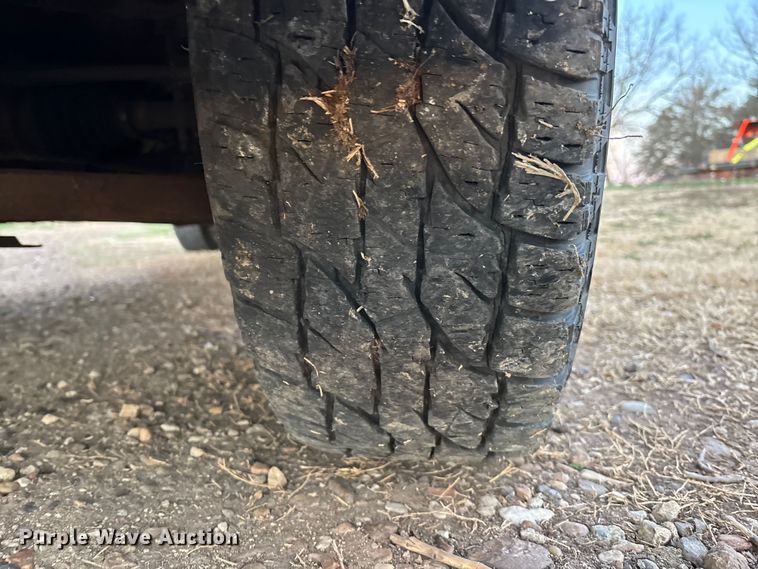 image for item EA4562 2004 Chevrolet Silverado 1500 pickup truck