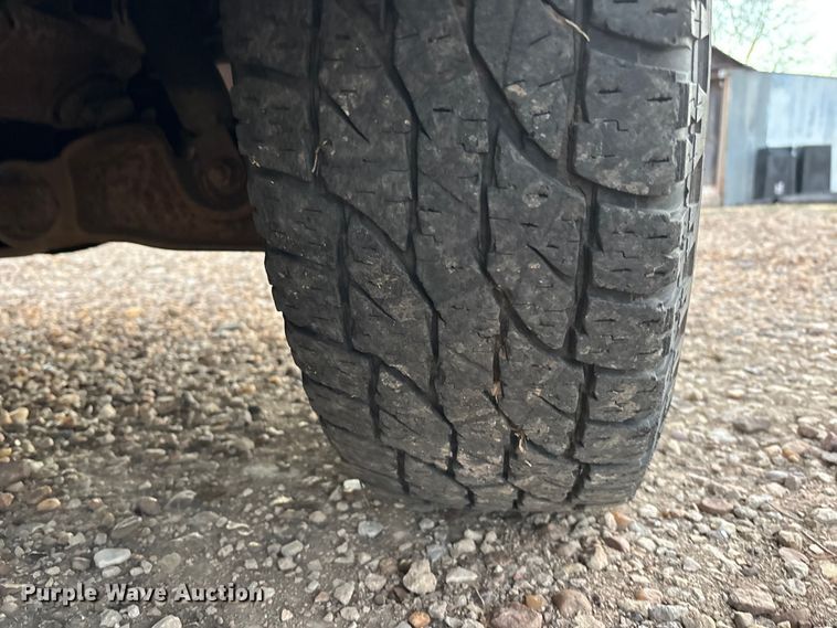 image for item EA4562 2004 Chevrolet Silverado 1500 pickup truck