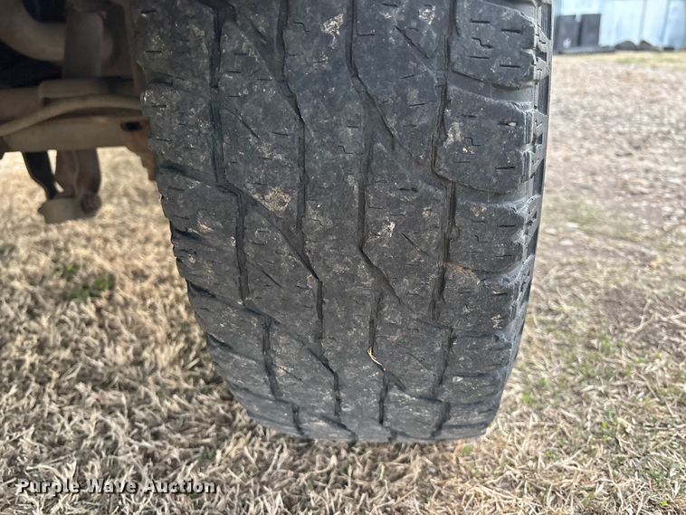 image for item EA4562 2004 Chevrolet Silverado 1500 pickup truck