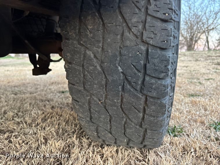 image for item EA4562 2004 Chevrolet Silverado 1500 pickup truck