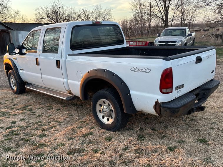 image for item EA4563 2005 Ford F250 Super Duty Crew Cab pickup truck
