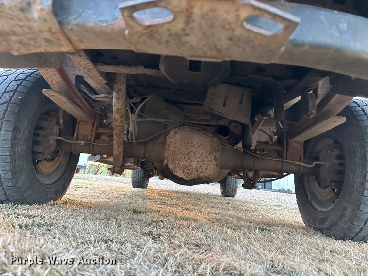 image for item EA4563 2005 Ford F250 Super Duty Crew Cab pickup truck