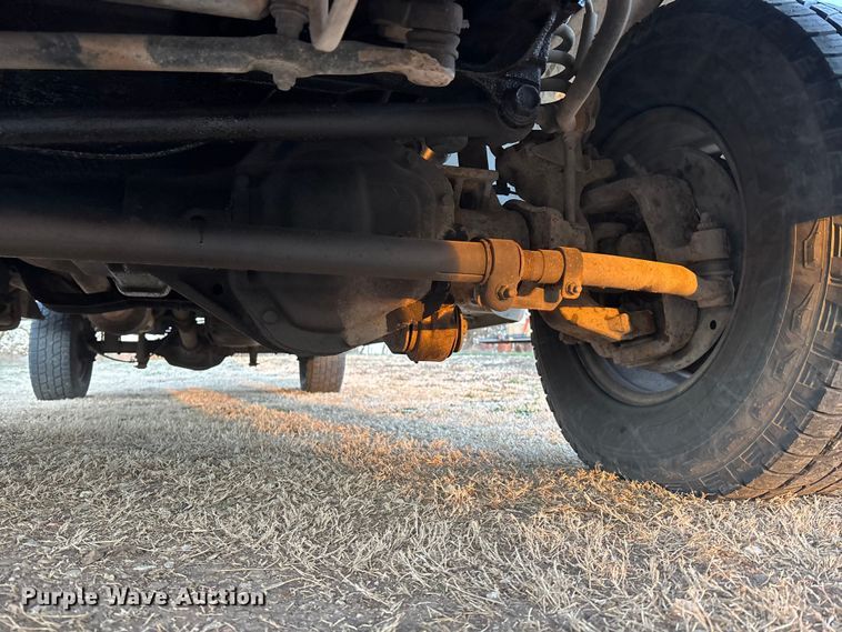 image for item EA4563 2005 Ford F250 Super Duty Crew Cab pickup truck