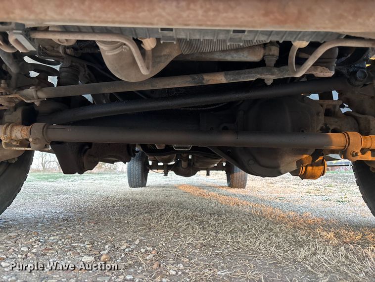 image for item EA4563 2005 Ford F250 Super Duty Crew Cab pickup truck