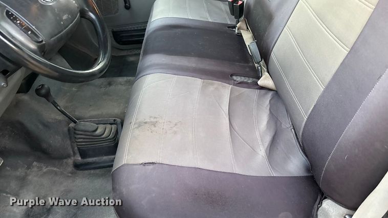 image for item EA4563 2005 Ford F250 Super Duty Crew Cab pickup truck