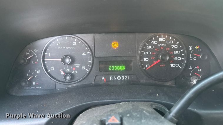 image for item EA4563 2005 Ford F250 Super Duty Crew Cab pickup truck