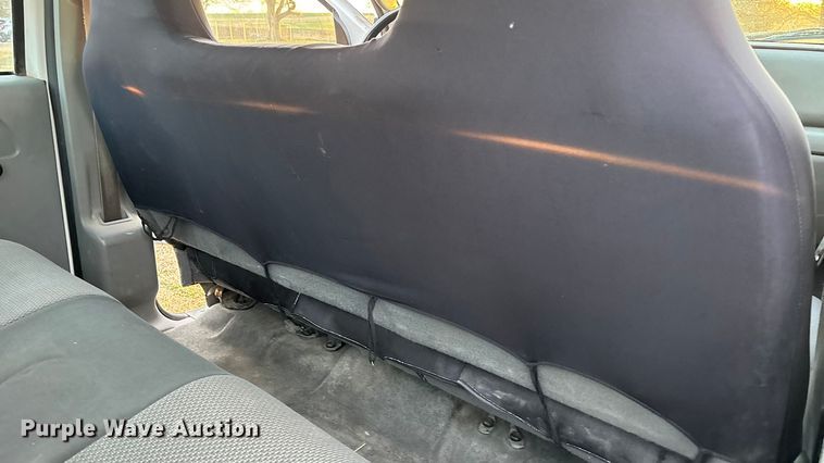 image for item EA4563 2005 Ford F250 Super Duty Crew Cab pickup truck