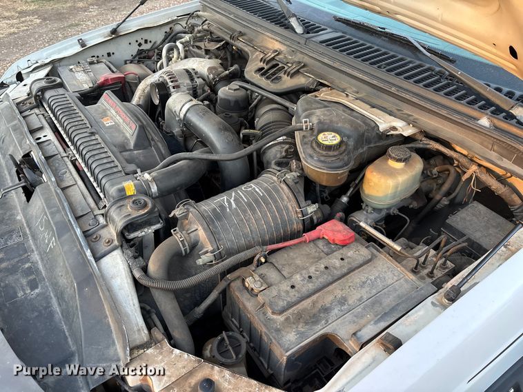 image for item EA4563 2005 Ford F250 Super Duty Crew Cab pickup truck